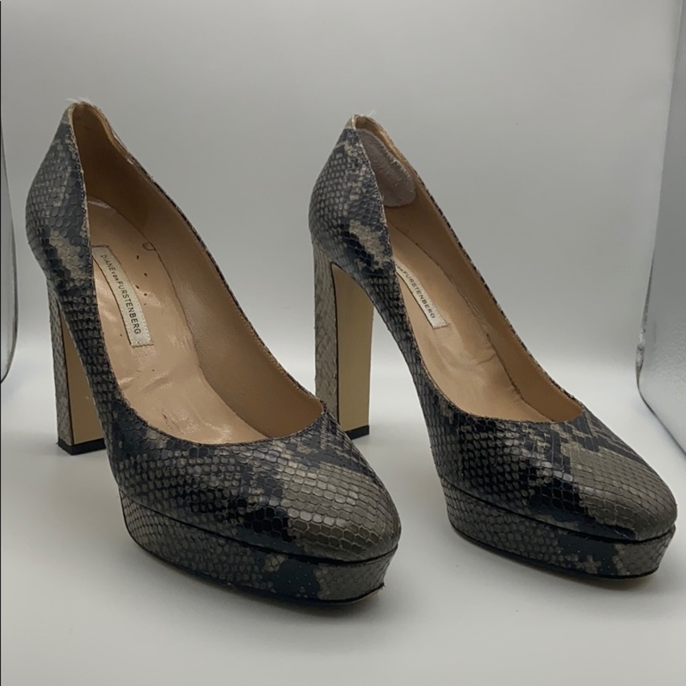 Diane Von Furstenberg Snakeskin Pumps